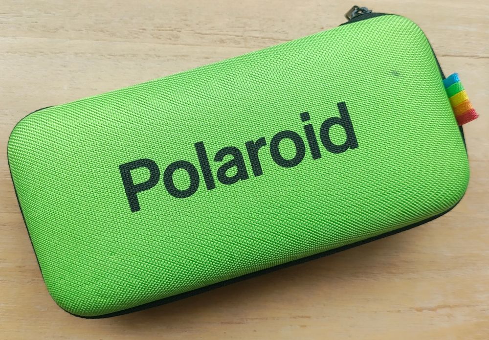 Бу чохол для окулярів polaroid оригінал.