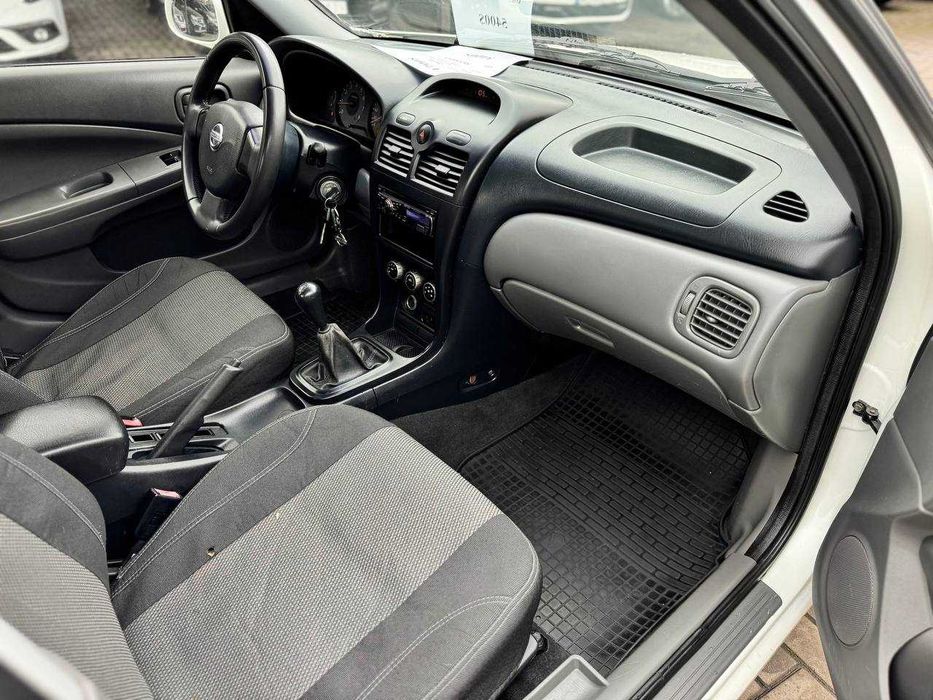 Nissan Almera 2010