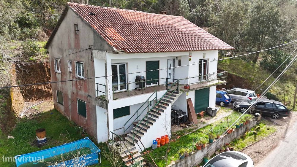 Moradia T3 com jardim e garagem em Maçãs de Dona Maria