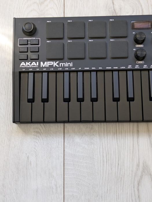 AKAI MPK Mini Profissional