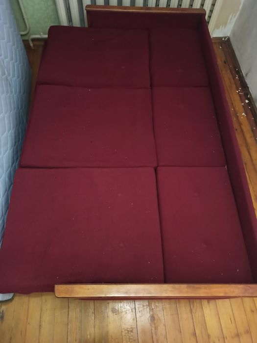 Диван розкладний.