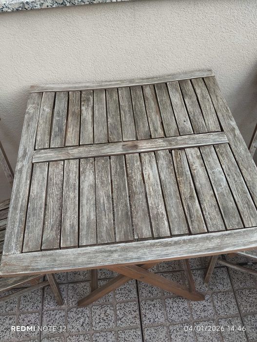 Mesa Madeira com duas cadeiras