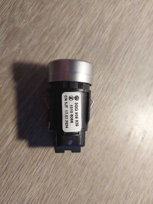 Кнопка Start Stop Volkswagen Golf 7, Passat, старт стоп 5GG 959 839