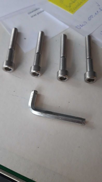 Bagażnik dachowy belki bazowe Mazda 2 3 6 i30 kia cee'd Megane II