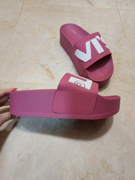 Слайды шлепанцы Levis 38й