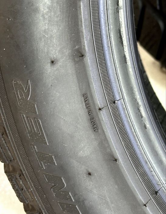 Автошини колеса резина 215/55 R17 PIRELLI Sottozero 3 зимові 2022 рік