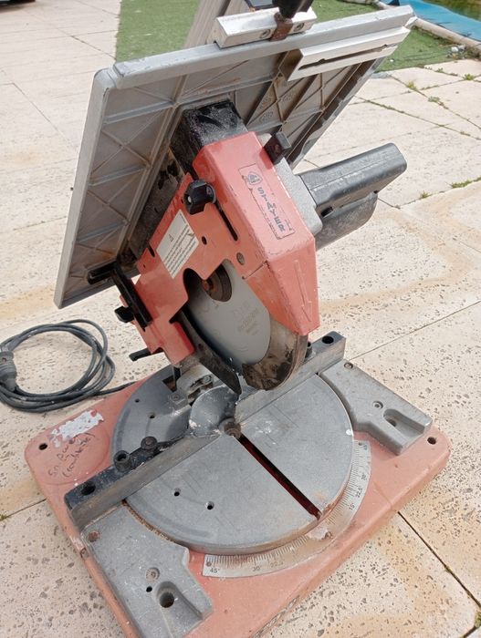 Serra circular de mesa (aluguer)