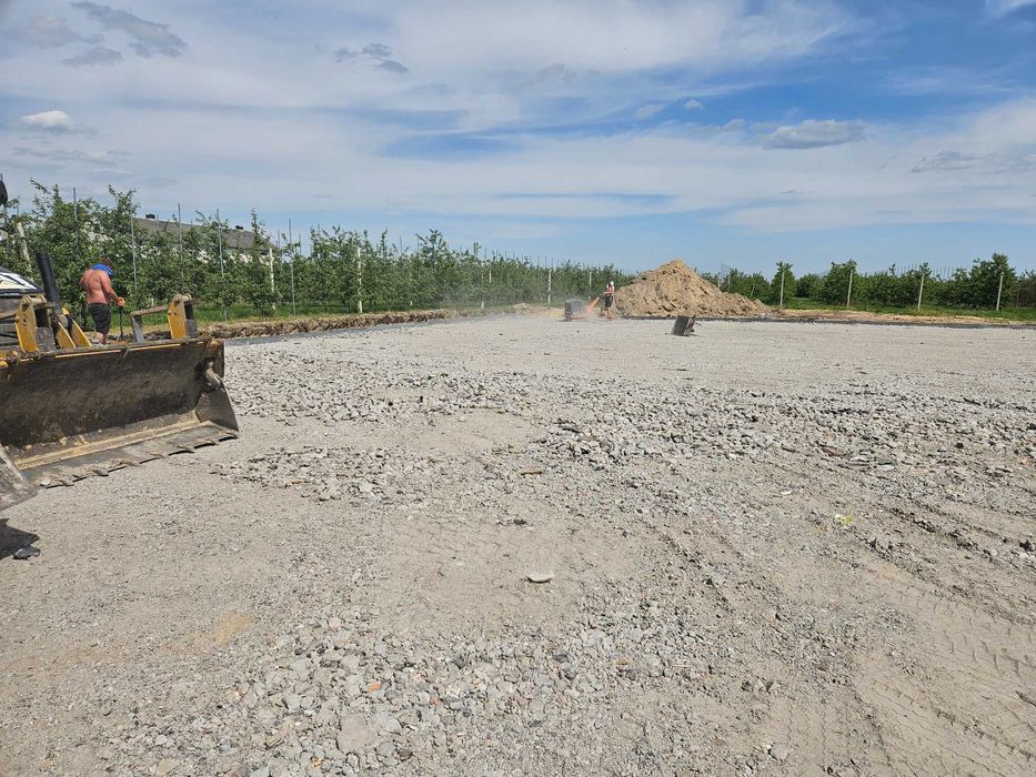 Utwardzanie terenu budowa dróg parkingów z kruszywa betonowego dolomit
