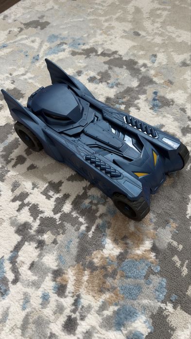 Carro do batman com figura incluida