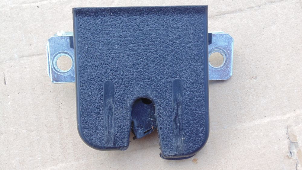 zamek tylnej klapy bagażnika vw polo iv 9n fl