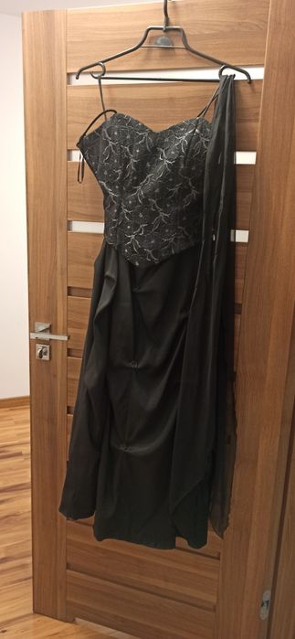 Czarna spódnica i bolerko