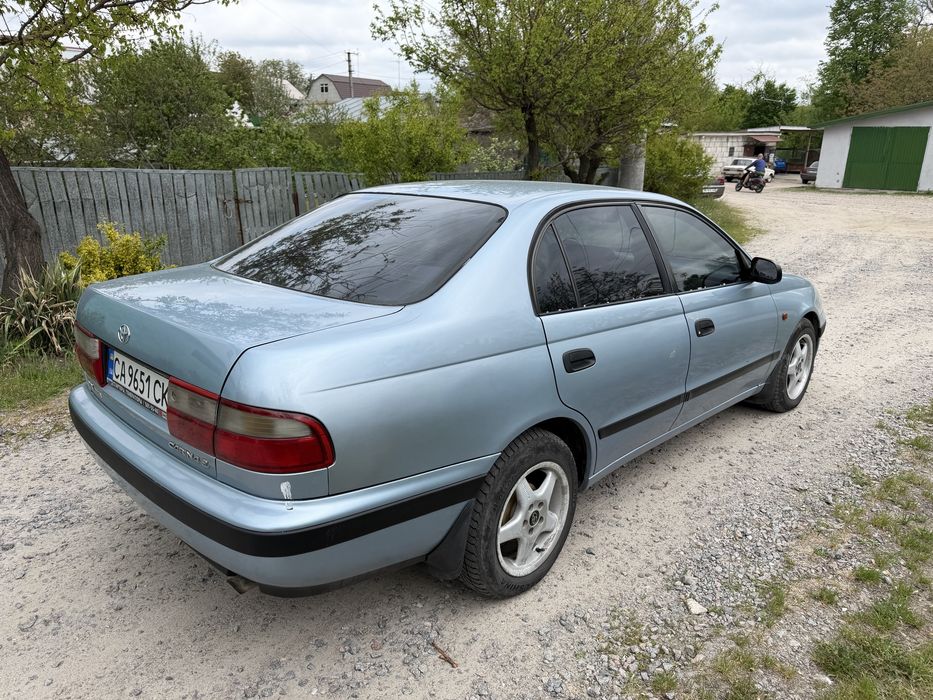 Toyota Carina E у гарному стані!