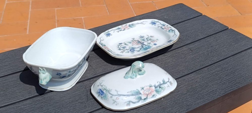 Terrina com Tampa e Travessa - Porcelana Vista Alegre