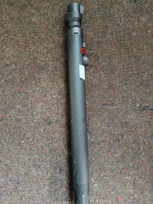 Подовжувальна труба для пилососа Dyson.
