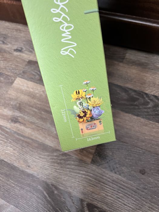 Іграшки,конструктор flowers.