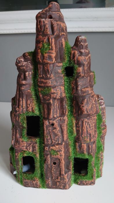 Skałka z żywicy do akwarium