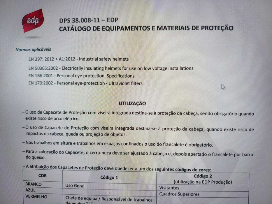 Capacete de proteção com viseira integrada