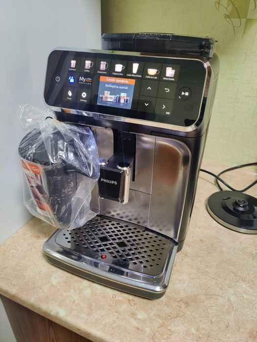 Кавоварка Philips lattego ep5447.