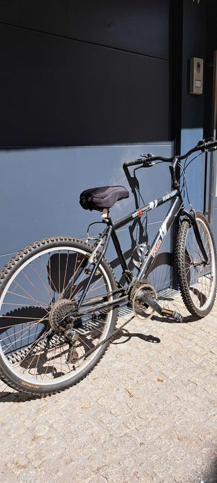 Bicicleta preta 26"