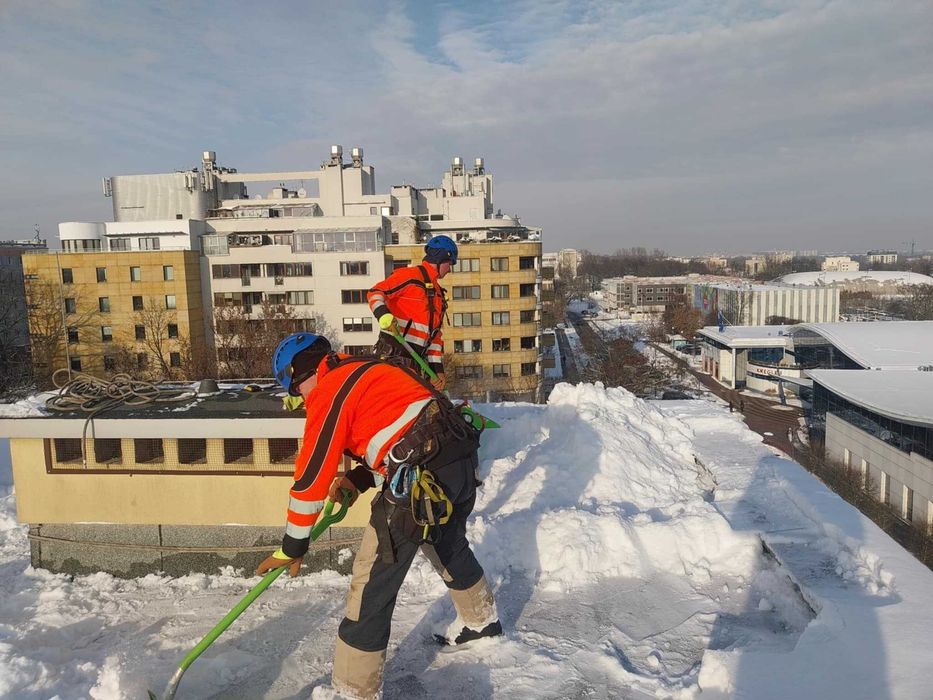 Odśnieżanie dachów i zbijanie sopli