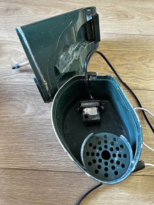 Фонтан питний в тераріум. Водоспад