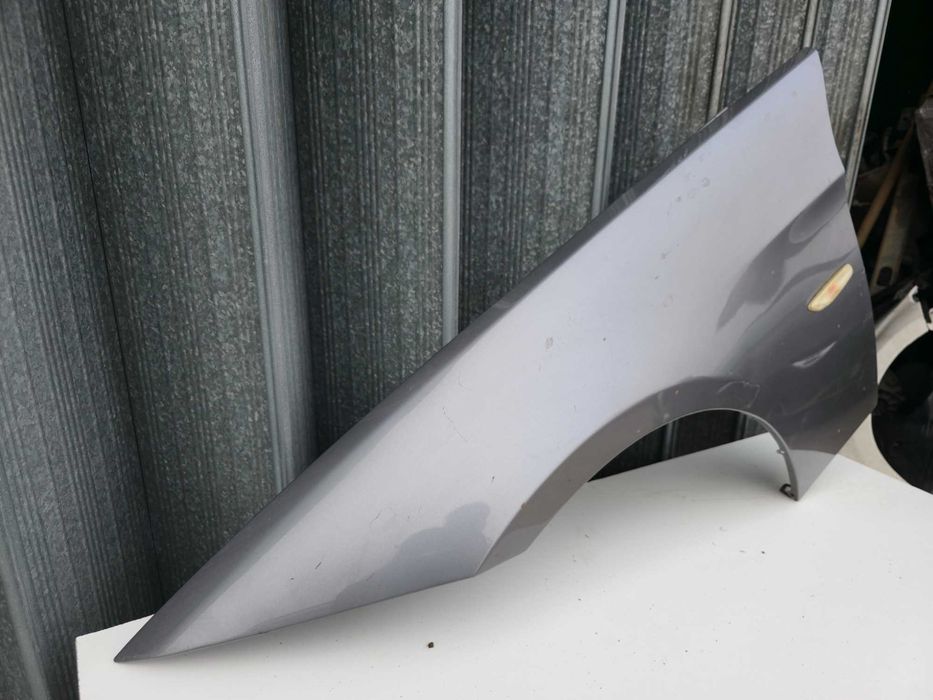 Guarda lamas esquerdo BMW Serie 3 E90 E91 (2003 a 2011)