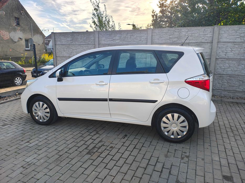 Toyota Yaris Verso  S Benzyna Zarejestrowana Opłacona Zadbana