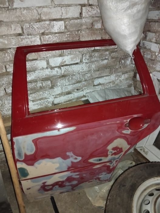 Продам задні двері шкода тур!