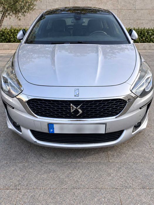 Citroën DS5 1.6 BlueHDi 120 cv Diesel | 2015 | Manual 6 velocidades | 158.000 km | Design e Sofisticação