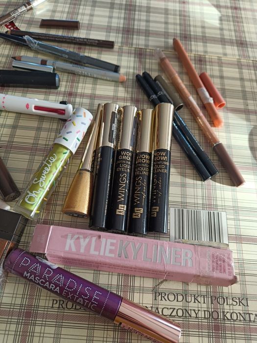 Kredka do brwi oczy konturówka eyeliner Maybelline nyx kiko loreal