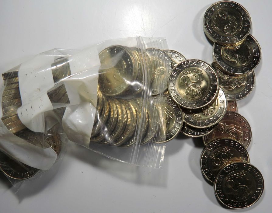 Moeda Republica Portuguesa - 100 escudos 2001 Bimetálicas - NOVAS DE ROLO - DIFICIL