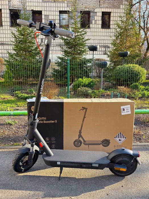 Електросамокат Xiaomi Electric Scooter 5 Black (BHR9618GL)