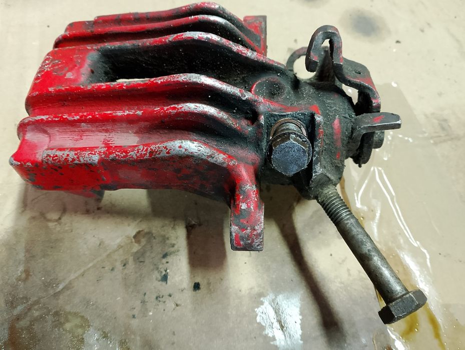 Супорт шкода тур