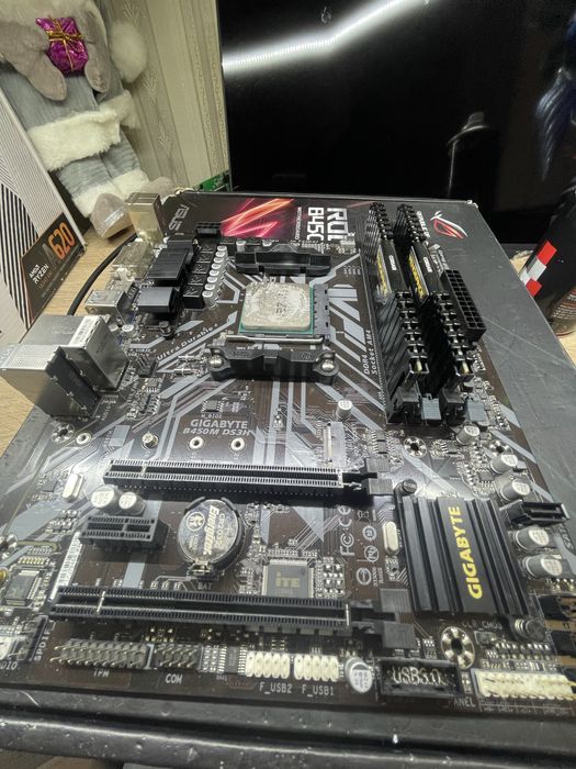 Материнська плата b450m ds3H