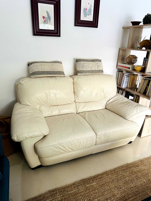 Sofá em pele 2 lugares óptimo estado