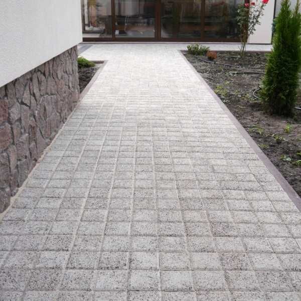 Тротуарна плитка (продаж, доставка, укладання)