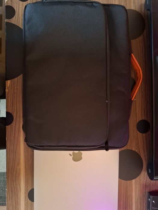 Laptop MacBookPro 16  touchbar + dodatki