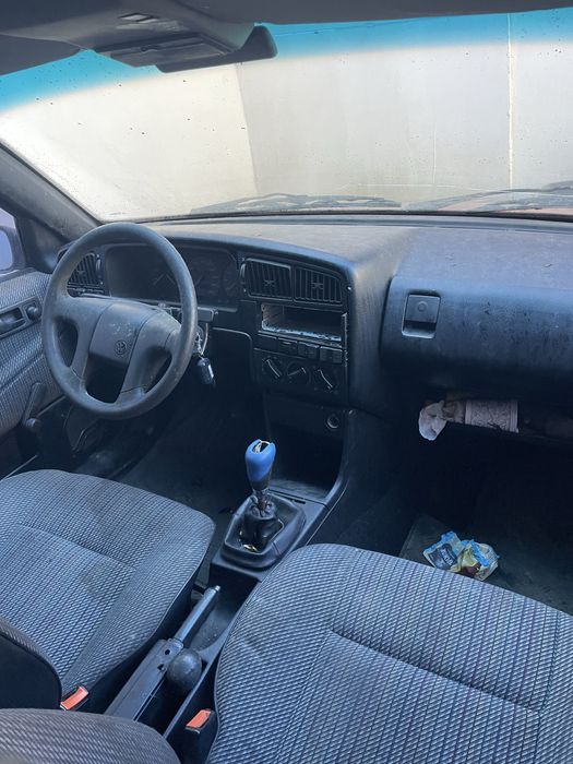 Продам авто , на ходу, стоит 4 года !