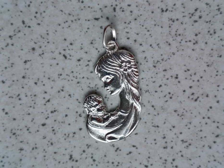 Srebrny medalik Matka Boska z dzieciątkiem S925 Wisiorek religijny