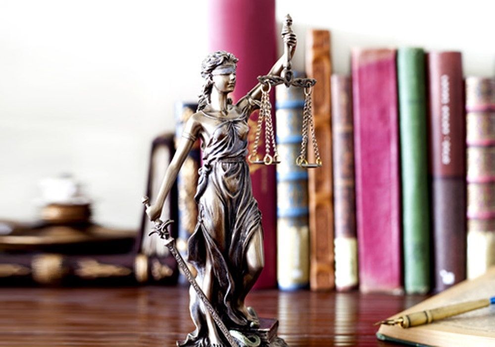 Послуги адвоката, юридичні послуги, адвокат, юрист, правова допомога