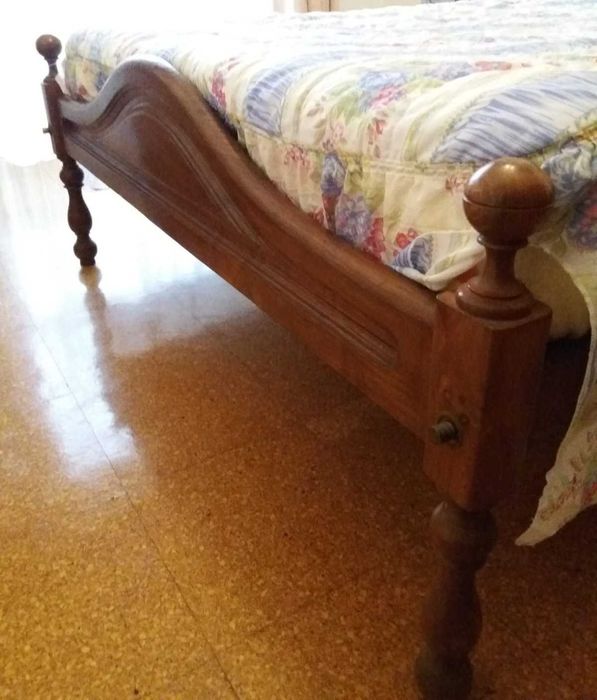 Quarto de casal completo em madeira