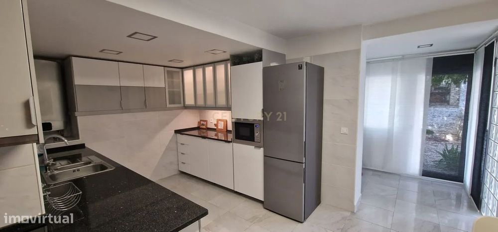 Property in Alverca Do Ribatejo E Sobralinho, Lisboa