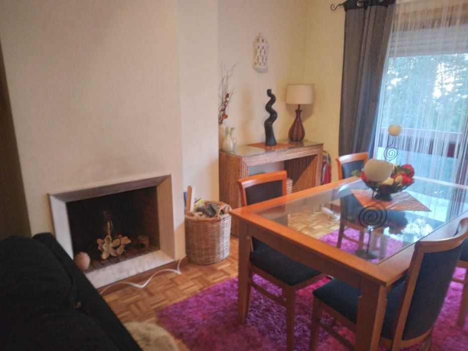 Aluga-se  T2+1.    St Ovídio