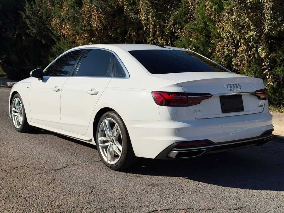 Audi A4      2022