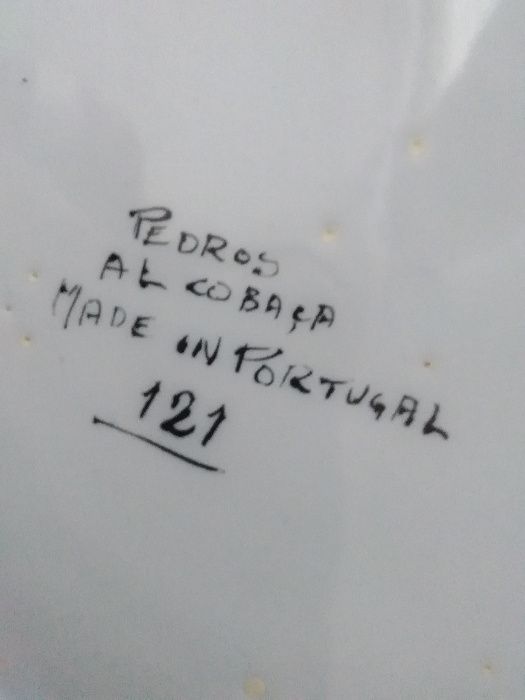 Prato decorativo em faiança (Pedro's Alcobaça)