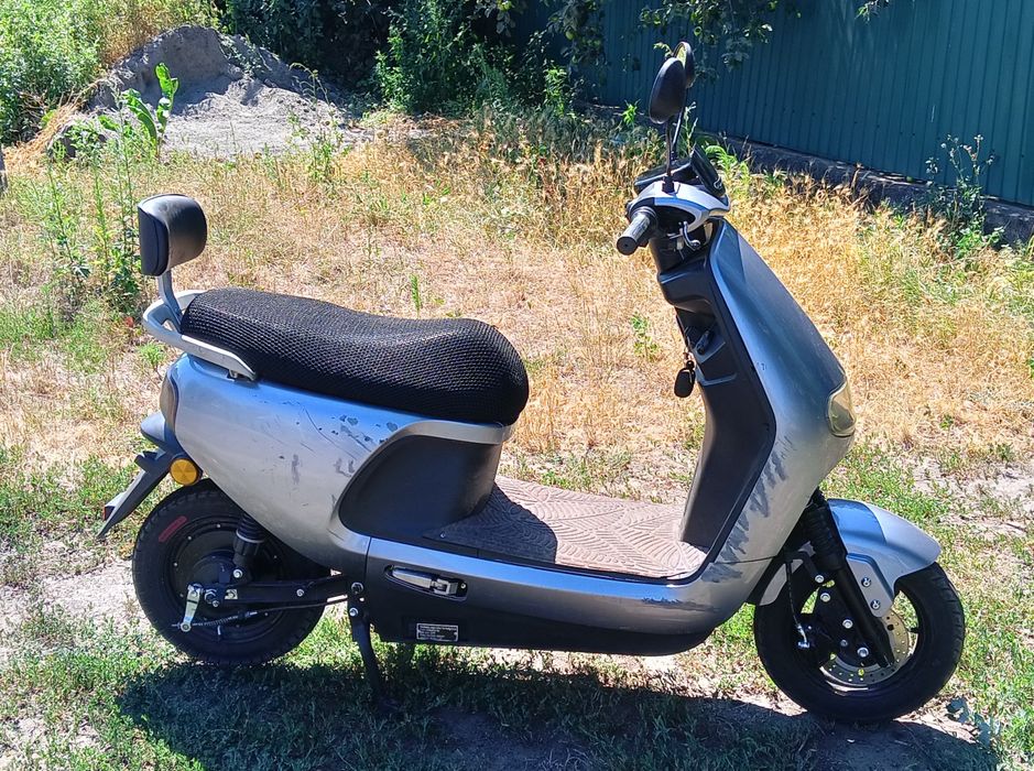 Єлектроскутер 48в. 1200W