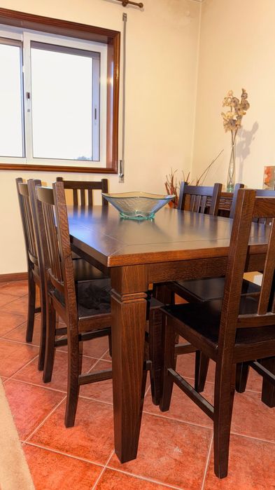 Mesa de jantar em madeira de carvalho com 6 cadeiras