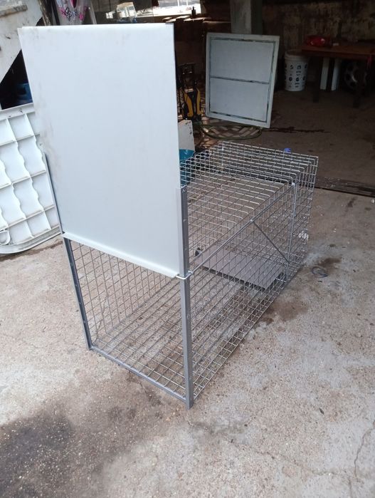 Captura cães porte medio 
1.30Mt de comprimento 
70cm de Altura 
60cm de largura 
1 Mt de Altura total com a