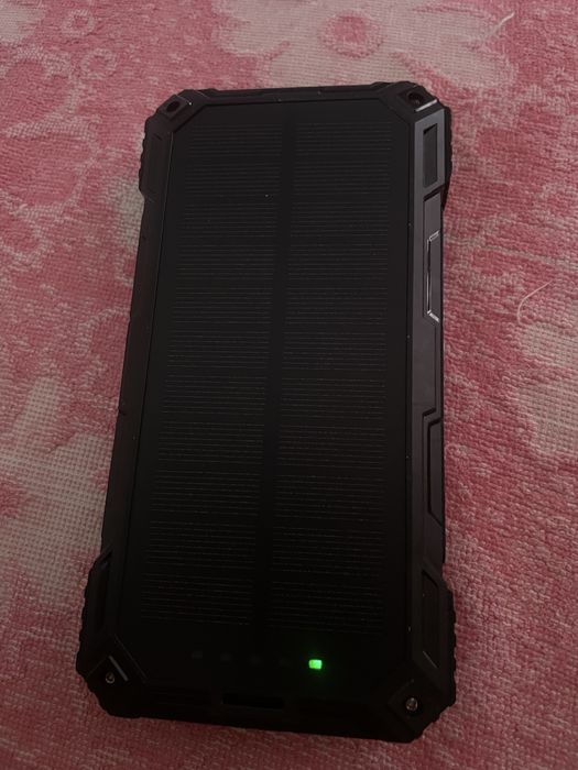 Powerbank на солнечной батарее 50000 mAh с беспроводной зарядкой и LED-фонариком — новый