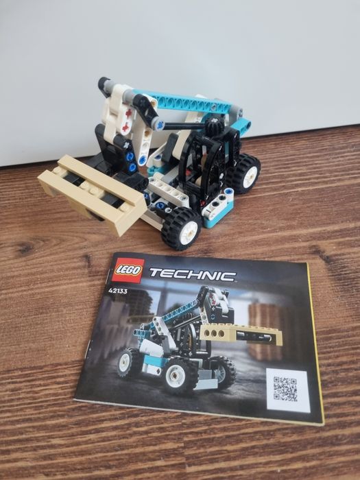 Lego Technic 42133 Ładowarka
